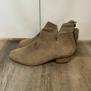 Dolce Vita Shoes Booties Tan Size 6.5
